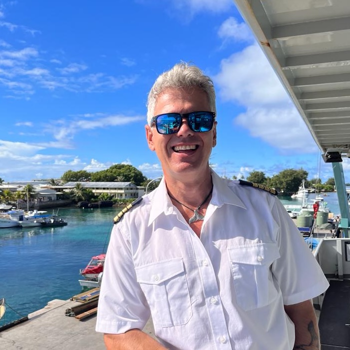 Image of Jan Dobrogowski working sailes on the General Zaruski tall ship